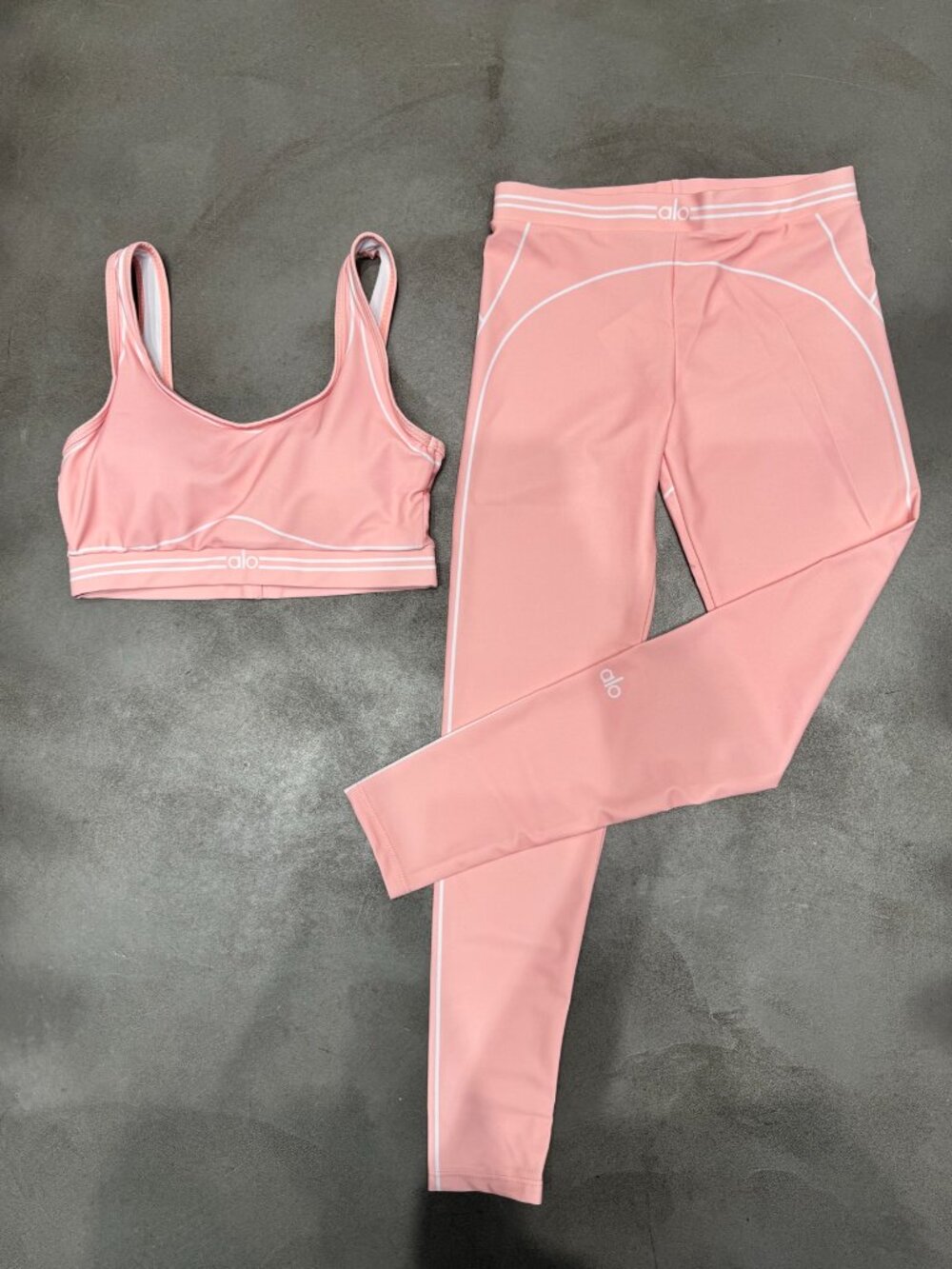 Alo Yoga Pink Tracksuit - Picture 6 of 6